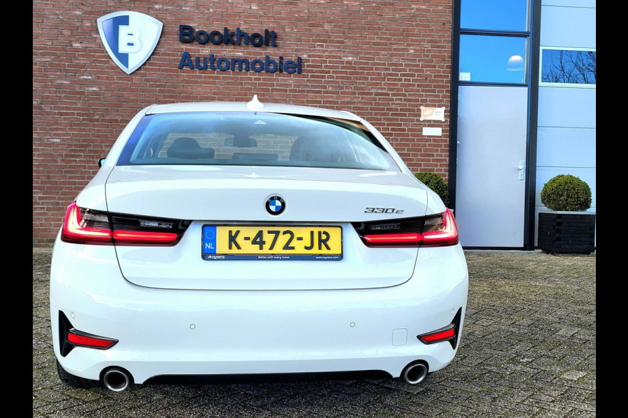 BMW 3-serie 330e Sport Line 292PK, M-stuur, HIFI, Leer, (1e eig. NL NAP)