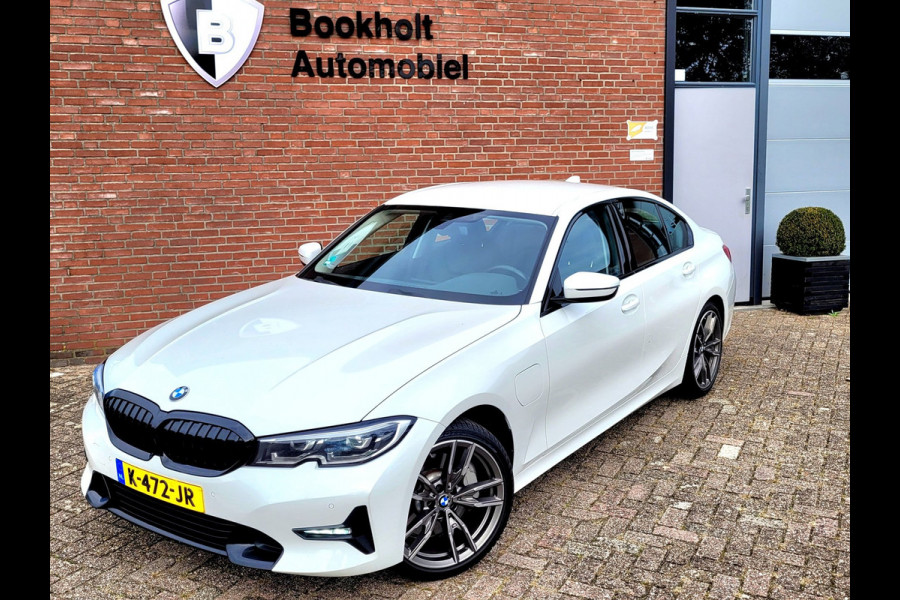 BMW 3-serie 330e Sport Line 292PK, M-stuur, HIFI, Leer, (1e eig. NL NAP)