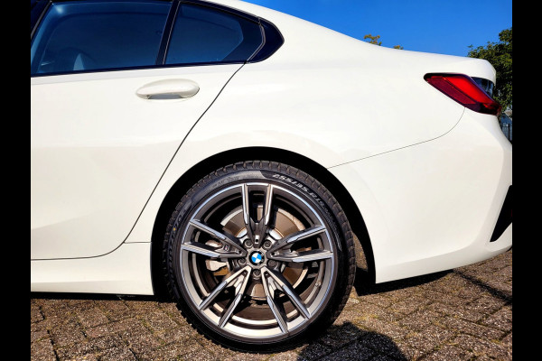 BMW 3-serie 330e Sport Line 292PK, M-stuur, HIFI, Leer, (1e eig. NL NAP)