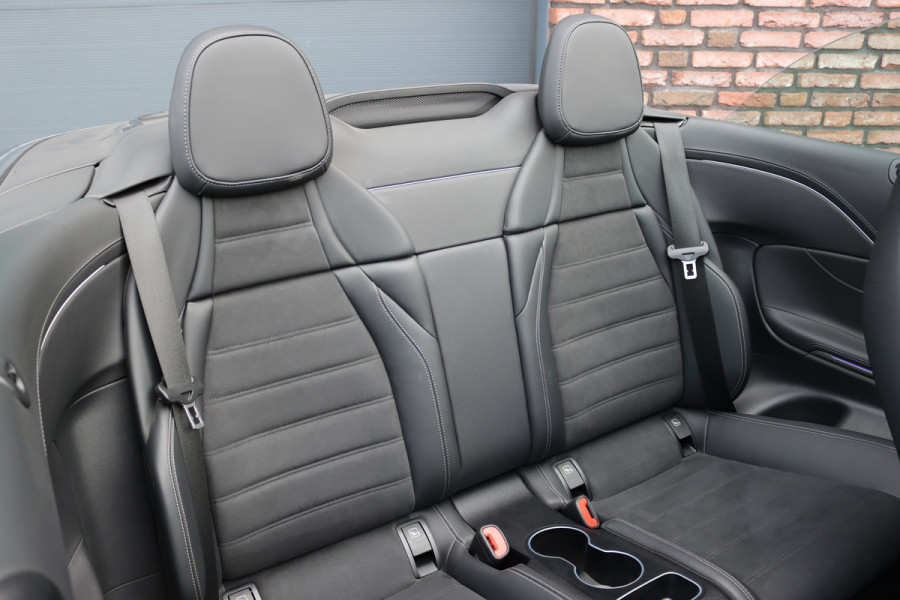 Mercedes-Benz CLE Cabriolet 200 AMG Line | Distronic | Airscarf | Memory | Standkachel | Keyless Go | Cabriocomfortpakket | Verwarmd Stuurwiel | Camera |