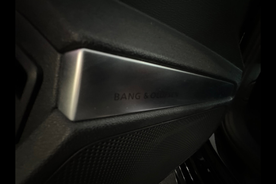Audi RS3 Sportback 2.5 TFSI quattro Pano|Ceramic|Hulk|Keyless|HuD