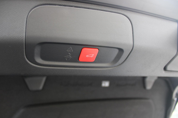 Peugeot 408 1.6 HYbrid 225PK EAT8 GT | PANORAMA SCHUIF/KANTEL DAK | ELEKTRISCH VERSTELBARE VOORSTOELEN MET MASAGE FUNCTIE | VOORSTOELEN VERWARMBAAR | STUUR VERWARMING | SFEER VERLICHTING | 20" LICHTMETALEN VELGEN | ELEKTRISCH BEDIENBARE ACHTERKLEP | LED MATRIX KOPLAMPEN | 360° CAMERA | PARKEERSENSOREN VOOR + ACHTER | DRAADLOZE TELEFOONLADER | DRAADLOZE APPLE CARPLAY/ANDROID AUTO | NAVIGATIE | DODEHOEK DETECTIE | ADAPTIVE CRUISE CONTROL |