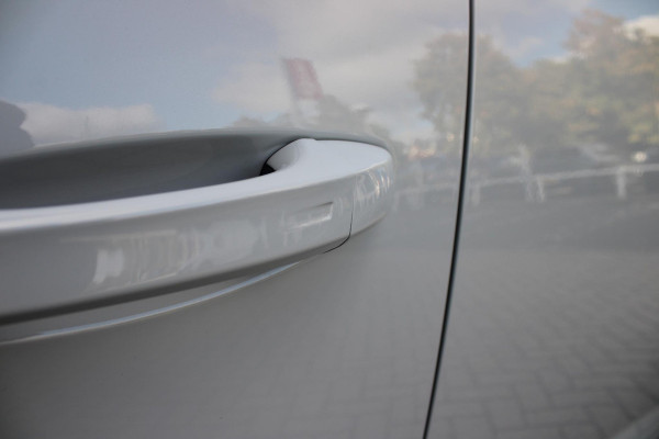Peugeot 408 1.6 HYbrid 225PK EAT8 GT | PANORAMA SCHUIF/KANTEL DAK | ELEKTRISCH VERSTELBARE VOORSTOELEN MET MASAGE FUNCTIE | VOORSTOELEN VERWARMBAAR | STUUR VERWARMING | SFEER VERLICHTING | 20" LICHTMETALEN VELGEN | ELEKTRISCH BEDIENBARE ACHTERKLEP | LED MATRIX KOPLAMPEN | 360° CAMERA | PARKEERSENSOREN VOOR + ACHTER | DRAADLOZE TELEFOONLADER | DRAADLOZE APPLE CARPLAY/ANDROID AUTO | NAVIGATIE | DODEHOEK DETECTIE | ADAPTIVE CRUISE CONTROL |