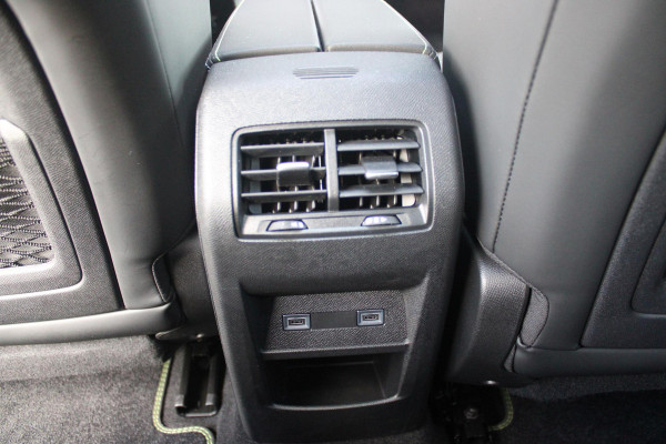Peugeot 408 1.6 HYbrid 225PK EAT8 GT | PANORAMA SCHUIF/KANTEL DAK | ELEKTRISCH VERSTELBARE VOORSTOELEN MET MASAGE FUNCTIE | VOORSTOELEN VERWARMBAAR | STUUR VERWARMING | SFEER VERLICHTING | 20" LICHTMETALEN VELGEN | ELEKTRISCH BEDIENBARE ACHTERKLEP | LED MATRIX KOPLAMPEN | 360° CAMERA | PARKEERSENSOREN VOOR + ACHTER | DRAADLOZE TELEFOONLADER | DRAADLOZE APPLE CARPLAY/ANDROID AUTO | NAVIGATIE | DODEHOEK DETECTIE | ADAPTIVE CRUISE CONTROL |