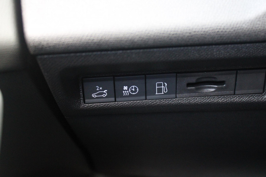Peugeot 408 1.6 HYbrid 225PK EAT8 GT | PANORAMA SCHUIF/KANTEL DAK | ELEKTRISCH VERSTELBARE VOORSTOELEN MET MASAGE FUNCTIE | VOORSTOELEN VERWARMBAAR | STUUR VERWARMING | SFEER VERLICHTING | 20" LICHTMETALEN VELGEN | ELEKTRISCH BEDIENBARE ACHTERKLEP | LED MATRIX KOPLAMPEN | 360° CAMERA | PARKEERSENSOREN VOOR + ACHTER | DRAADLOZE TELEFOONLADER | DRAADLOZE APPLE CARPLAY/ANDROID AUTO | NAVIGATIE | DODEHOEK DETECTIE | ADAPTIVE CRUISE CONTROL |
