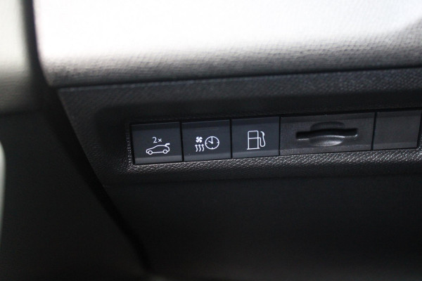 Peugeot 408 1.6 HYbrid 225PK EAT8 GT | PANORAMA SCHUIF/KANTEL DAK | ELEKTRISCH VERSTELBARE VOORSTOELEN MET MASAGE FUNCTIE | VOORSTOELEN VERWARMBAAR | STUUR VERWARMING | SFEER VERLICHTING | 20" LICHTMETALEN VELGEN | ELEKTRISCH BEDIENBARE ACHTERKLEP | LED MATRIX KOPLAMPEN | 360° CAMERA | PARKEERSENSOREN VOOR + ACHTER | DRAADLOZE TELEFOONLADER | DRAADLOZE APPLE CARPLAY/ANDROID AUTO | NAVIGATIE | DODEHOEK DETECTIE | ADAPTIVE CRUISE CONTROL |