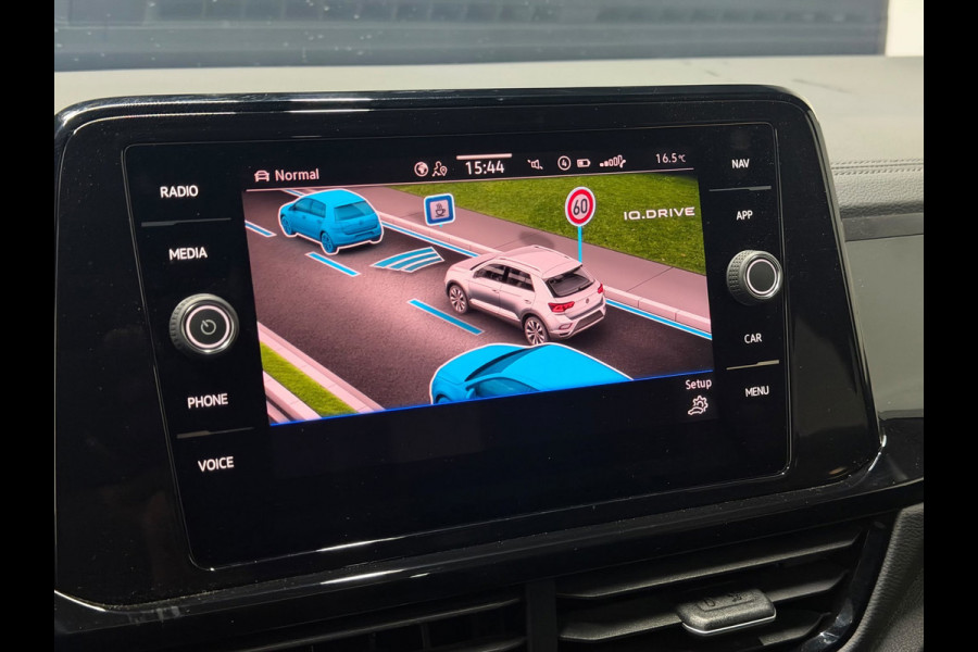 Volkswagen T-Roc 2.0 TDI Full Option|Pano|IQ|Camera|Keyless|