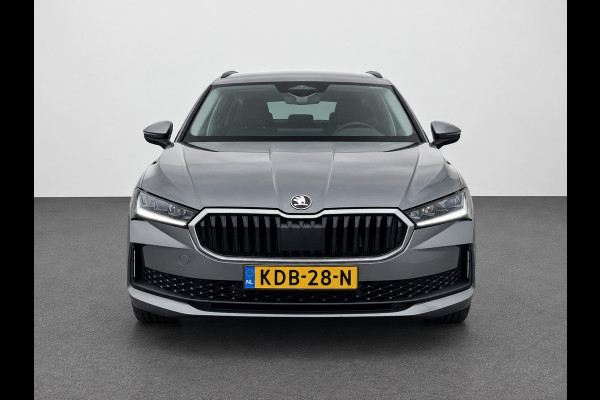 Škoda Superb Combi 1.5 TSI MHEV DSG Selection AUT. 2025 New model! Navi Carplay Full LED PDC VA+ Camera Adaptive Cruise Control 19" LM Velgen