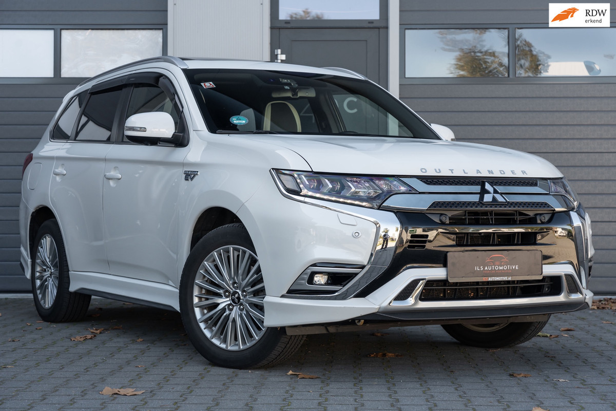 Mitsubishi Outlander 2.4 PHEV S-Edition 4WD|GARANTIE 2027|Pano |Vol Leder