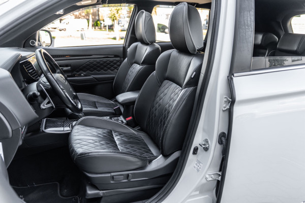 Mitsubishi Outlander 2.4 PHEV S-Edition 4WD|GARANTIE 2027|Pano |Vol Leder