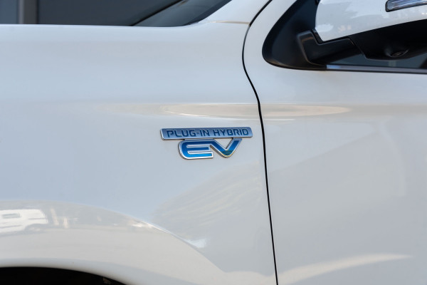 Mitsubishi Outlander 2.4 PHEV S-Edition 4WD|GARANTIE 2027|Pano |Vol Leder