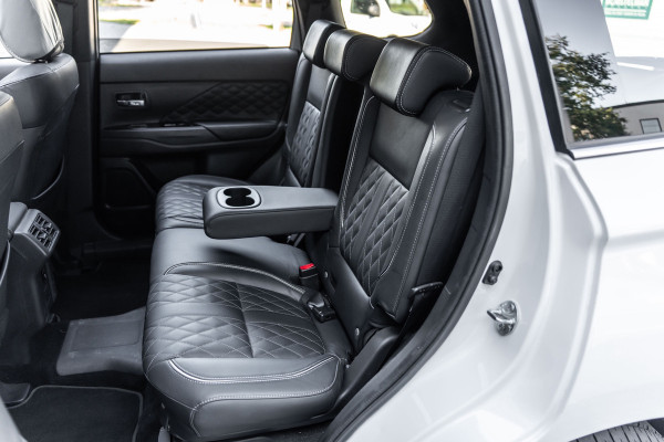 Mitsubishi Outlander 2.4 PHEV S-Edition 4WD|GARANTIE 2027|Pano |Vol Leder