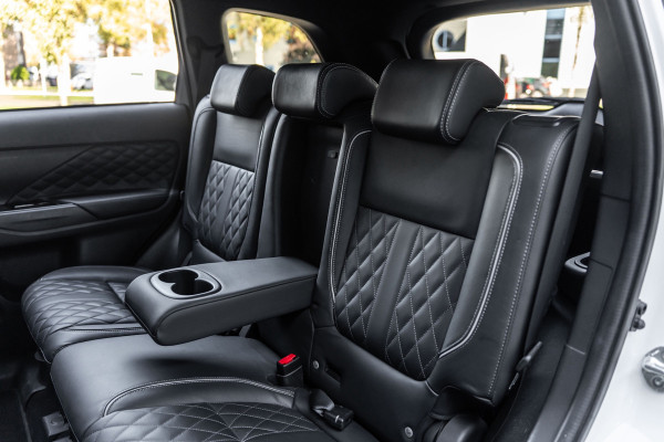 Mitsubishi Outlander 2.4 PHEV S-Edition 4WD|GARANTIE 2027|Pano |Vol Leder