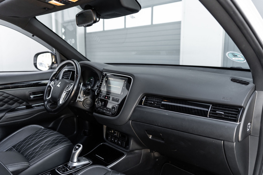 Mitsubishi Outlander 2.4 PHEV S-Edition 4WD|GARANTIE 2027|Pano |Vol Leder