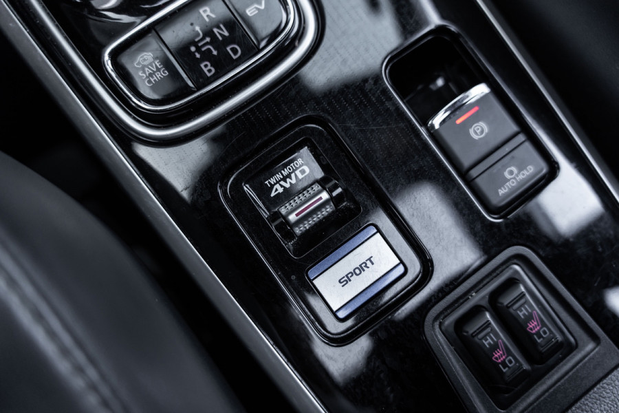 Mitsubishi Outlander 2.4 PHEV S-Edition 4WD|GARANTIE 2027|Pano |Vol Leder