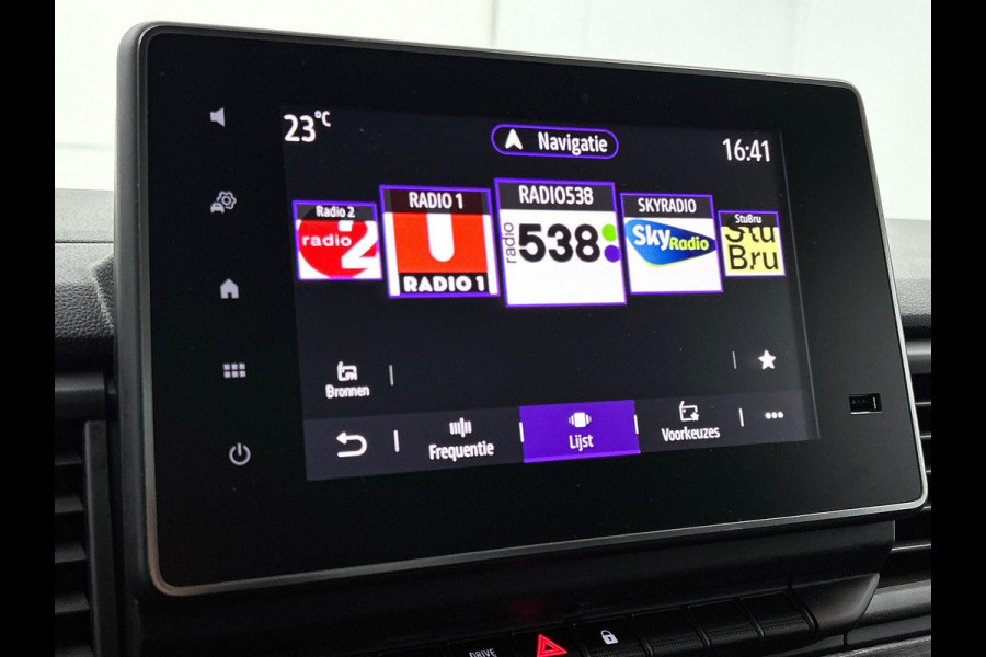 Renault Trafic 2.0 Blue dCi 150 T30 L2H1 Advance Automaat Navigatie Airco Lichtmetalen velgen Betimmering Trekhaak Camera Parkeersensoren Dab