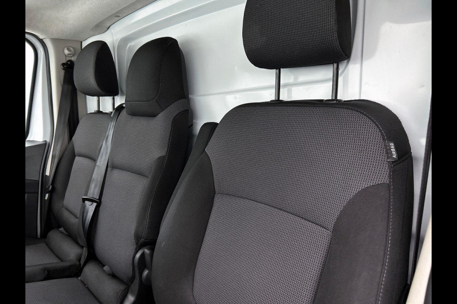 Renault Trafic 2.0 Blue dCi 150 T30 L2H1 Advance Automaat Navigatie Airco Lichtmetalen velgen Betimmering Trekhaak Camera Parkeersensoren Dab