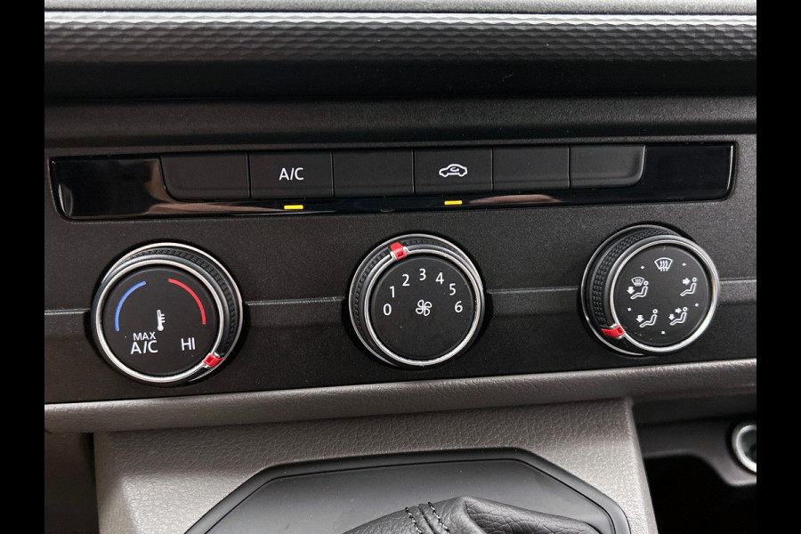 Volkswagen Transporter 2.0 TDI L2H1 Automaat Dubbele Cabine Airco Cruise Control Navigatie Parkeersensoren