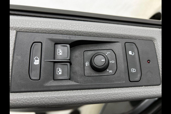 Volkswagen Transporter 2.0 TDI L2H1 Automaat Dubbele Cabine Airco Cruise Control Navigatie Parkeersensoren