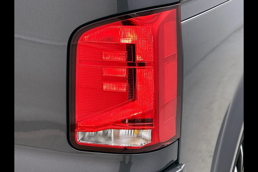 Volkswagen Transporter 2.0 TDI L2H1 Automaat Dubbele Cabine Airco Cruise Control Navigatie Parkeersensoren