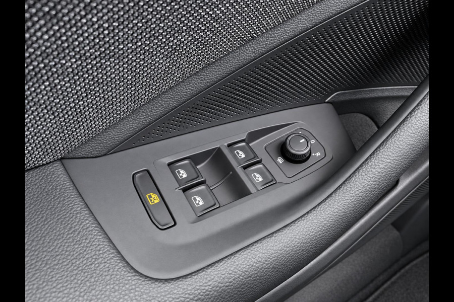 Škoda Superb Combi 1.5 TSI MHEV DSG Selection AUT. 2025 New model! Navi Carplay Full LED PDC VA+ Camera Adaptive Cruise Control 19" LM Velgen