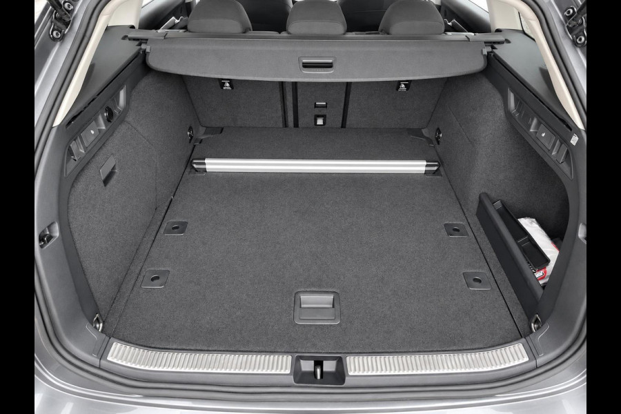 Škoda Superb Combi 1.5 TSI MHEV DSG Selection AUT. 2025 New model! Navi Carplay Full LED PDC VA+ Camera Adaptive Cruise Control 19" LM Velgen