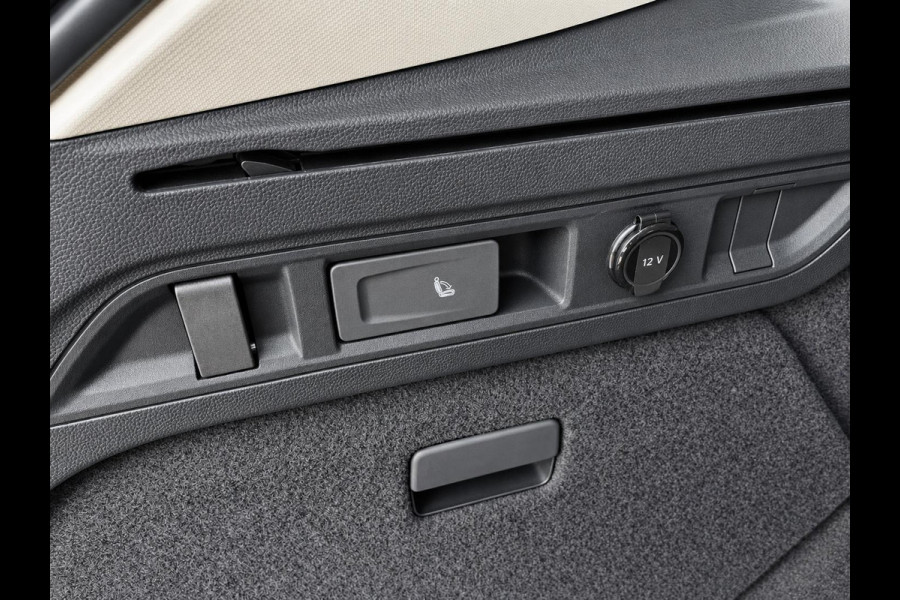 Škoda Superb Combi 1.5 TSI MHEV DSG Selection AUT. 2025 New model! Navi Carplay Full LED PDC VA+ Camera Adaptive Cruise Control 19" LM Velgen