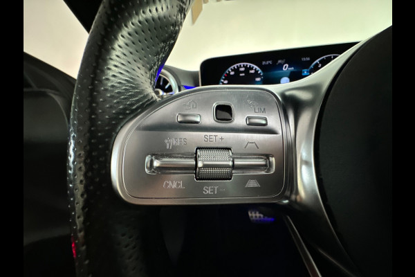 Mercedes-Benz CLA-Klasse 180 AMG Pano|Stoelventilatie|360 Camera|Keyless|Blindspot