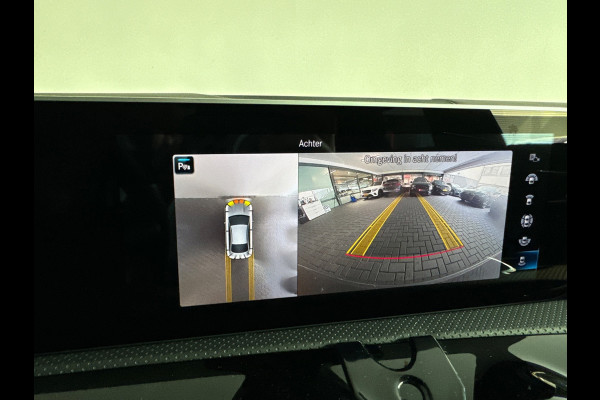 Mercedes-Benz CLA-Klasse 180 AMG Pano|Stoelventilatie|360 Camera|Keyless|Blindspot