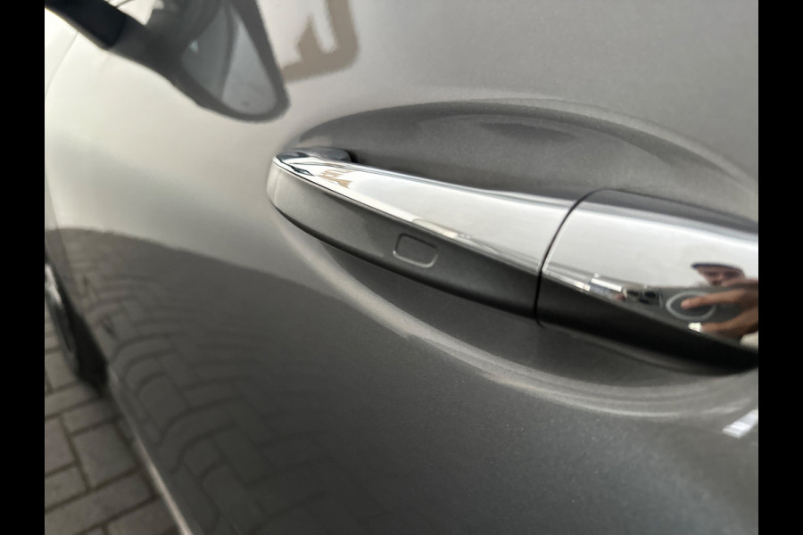 Mercedes-Benz CLA-Klasse 180 AMG Pano|Stoelventilatie|360 Camera|Keyless|Blindspot