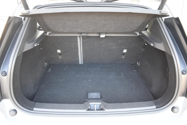 Volvo EX30 Single Motor Extended Range Plus 69 kWh / Adaptive Cruise Control / Harman Kardon / Stoelverwarming / Stuurverwarming / Achteruitrijcamera / Elektrische achterklep / Parkeersensoren V+A / Trekhaak elektrisch uitklapbaar