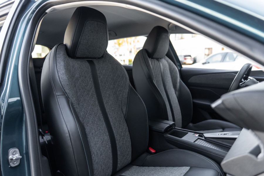 Peugeot 408 1.2 PureTech Allure Aut. | GARANTIE | Carplay