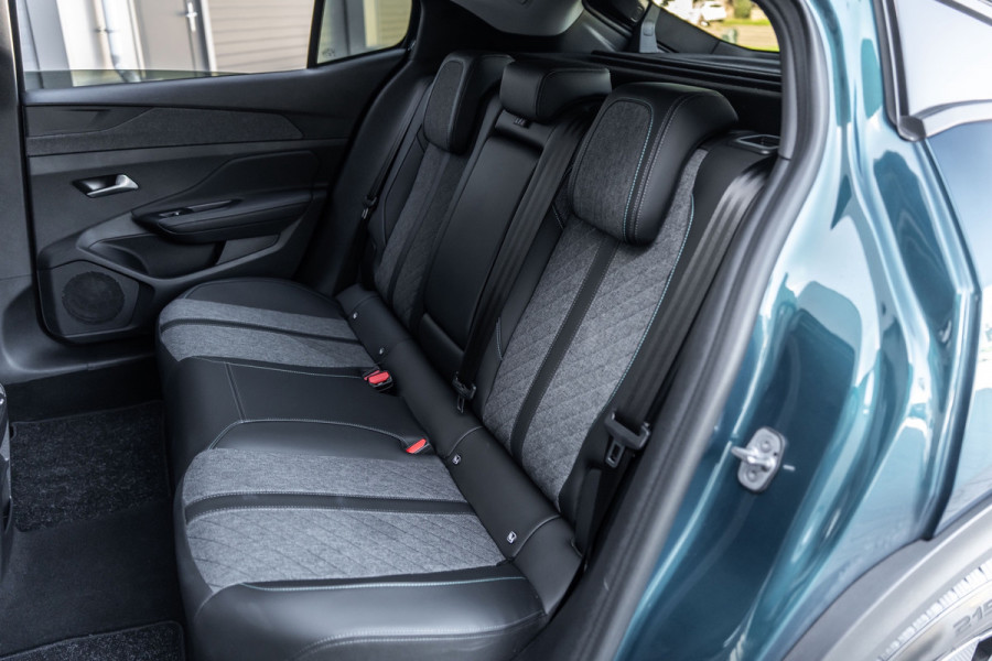 Peugeot 408 1.2 PureTech Allure Aut. | GARANTIE | Carplay
