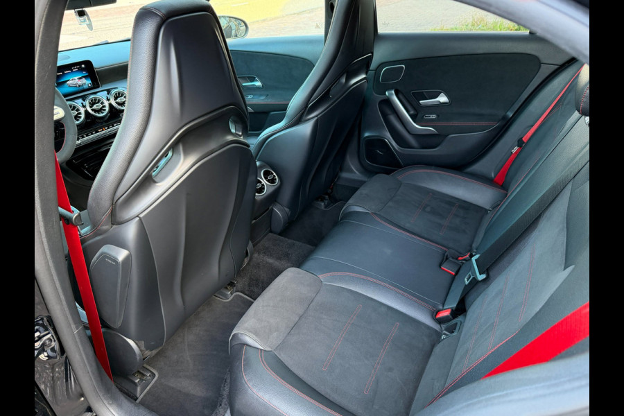 Mercedes-Benz A-Klasse AMG 35 4MATIC Edition 1