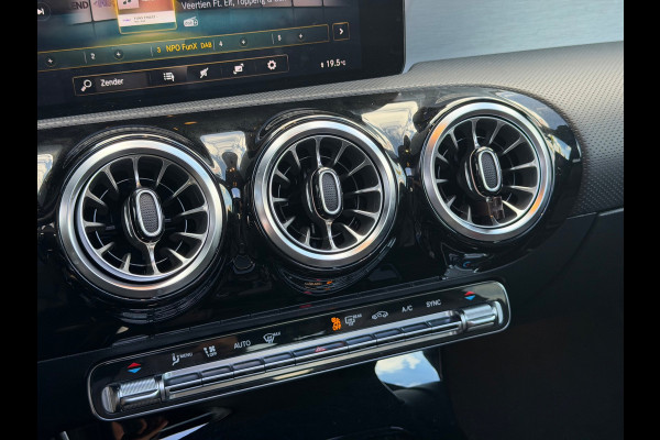 Mercedes-Benz CLA-Klasse 180 AMG | Pano | Memory | Sfeer | Camera