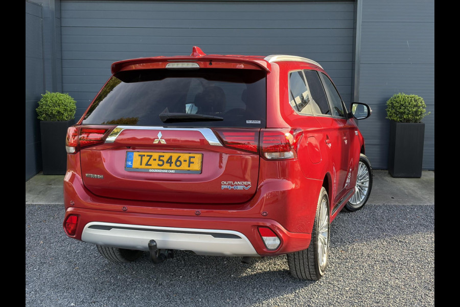 Mitsubishi Outlander 2.4 PHEV Intense ✓1e Eigenaar✓Trakhaak✓SOH 67%✓Carplay✓Camera✓Alcantara-Leder✓Stoelverw-Stoelverkoeling✓Clima✓Cruise✓Pdc V+A✓Keyless✓Net beurt gehad✓18" Lmv✓N.A.P✓Apk tot 10-2027