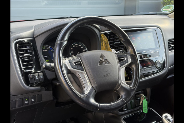 Mitsubishi Outlander 2.4 PHEV Intense ✓1e Eigenaar✓Trakhaak✓SOH 67%✓Carplay✓Camera✓Alcantara-Leder✓Stoelverw-Stoelverkoeling✓Clima✓Cruise✓Pdc V+A✓Keyless✓Net beurt gehad✓18" Lmv✓N.A.P✓Apk tot 10-2027