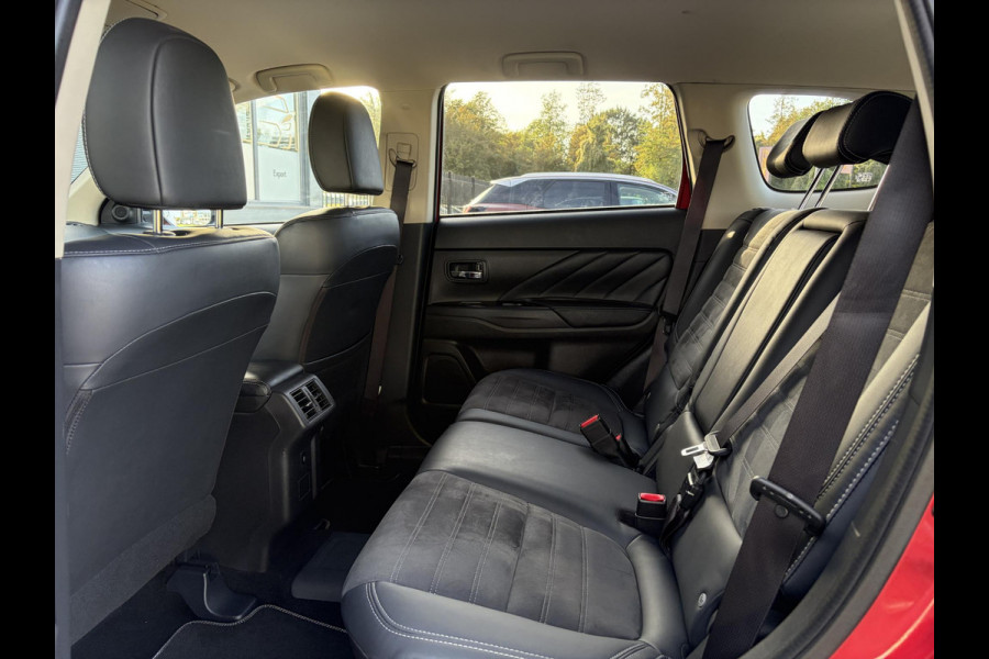 Mitsubishi Outlander 2.4 PHEV Intense ✓1e Eigenaar✓Trakhaak✓SOH 67%✓Carplay✓Camera✓Alcantara-Leder✓Stoelverw-Stoelverkoeling✓Clima✓Cruise✓Pdc V+A✓Keyless✓Net beurt gehad✓18" Lmv✓N.A.P✓Apk tot 10-2027
