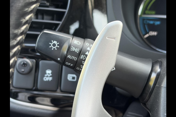 Mitsubishi Outlander 2.4 PHEV Intense ✓1e Eigenaar✓Trakhaak✓SOH 67%✓Carplay✓Camera✓Alcantara-Leder✓Stoelverw-Stoelverkoeling✓Clima✓Cruise✓Pdc V+A✓Keyless✓Net beurt gehad✓18" Lmv✓N.A.P✓Apk tot 10-2027