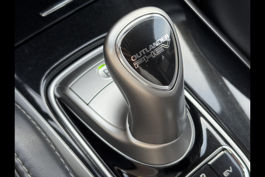 Mitsubishi Outlander 2.4 PHEV Intense ✓1e Eigenaar✓Trakhaak✓SOH 67%✓Carplay✓Camera✓Alcantara-Leder✓Stoelverw-Stoelverkoeling✓Clima✓Cruise✓Pdc V+A✓Keyless✓Net beurt gehad✓18" Lmv✓N.A.P✓Apk tot 10-2027