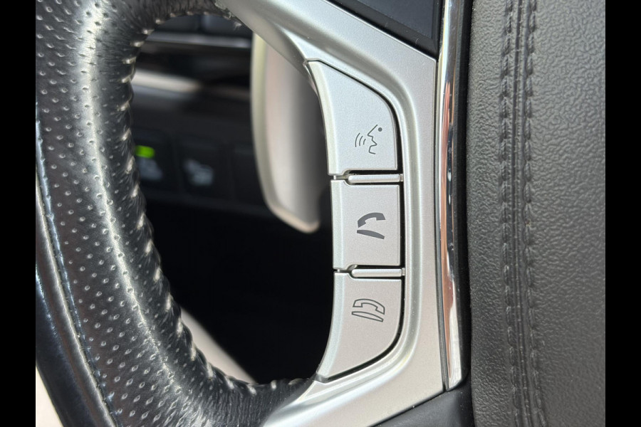 Mitsubishi Outlander 2.4 PHEV Intense ✓1e Eigenaar✓Trakhaak✓SOH 67%✓Carplay✓Camera✓Alcantara-Leder✓Stoelverw-Stoelverkoeling✓Clima✓Cruise✓Pdc V+A✓Keyless✓Net beurt gehad✓18" Lmv✓N.A.P✓Apk tot 10-2027