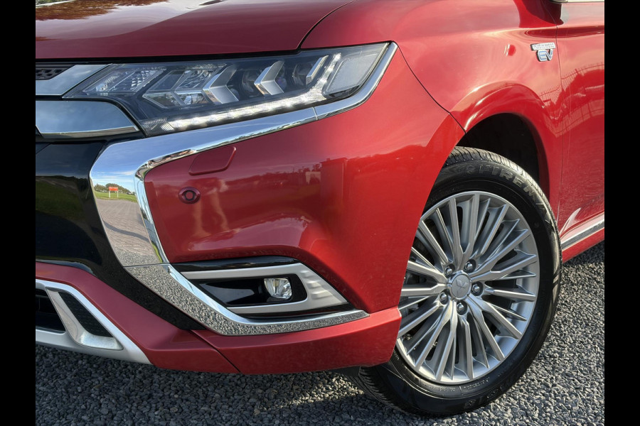 Mitsubishi Outlander 2.4 PHEV Intense ✓1e Eigenaar✓Trakhaak✓SOH 67%✓Carplay✓Camera✓Alcantara-Leder✓Stoelverw-Stoelverkoeling✓Clima✓Cruise✓Pdc V+A✓Keyless✓Net beurt gehad✓18" Lmv✓N.A.P✓Apk tot 10-2027