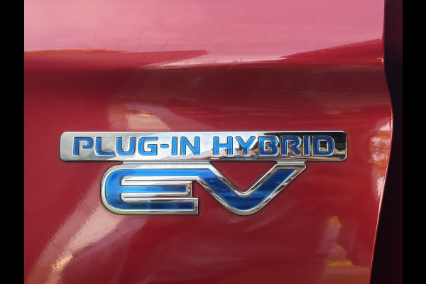 Mitsubishi Outlander 2.4 PHEV Intense ✓1e Eigenaar✓Trakhaak✓SOH 67%✓Carplay✓Camera✓Alcantara-Leder✓Stoelverw-Stoelverkoeling✓Clima✓Cruise✓Pdc V+A✓Keyless✓Net beurt gehad✓18" Lmv✓N.A.P✓Apk tot 10-2027