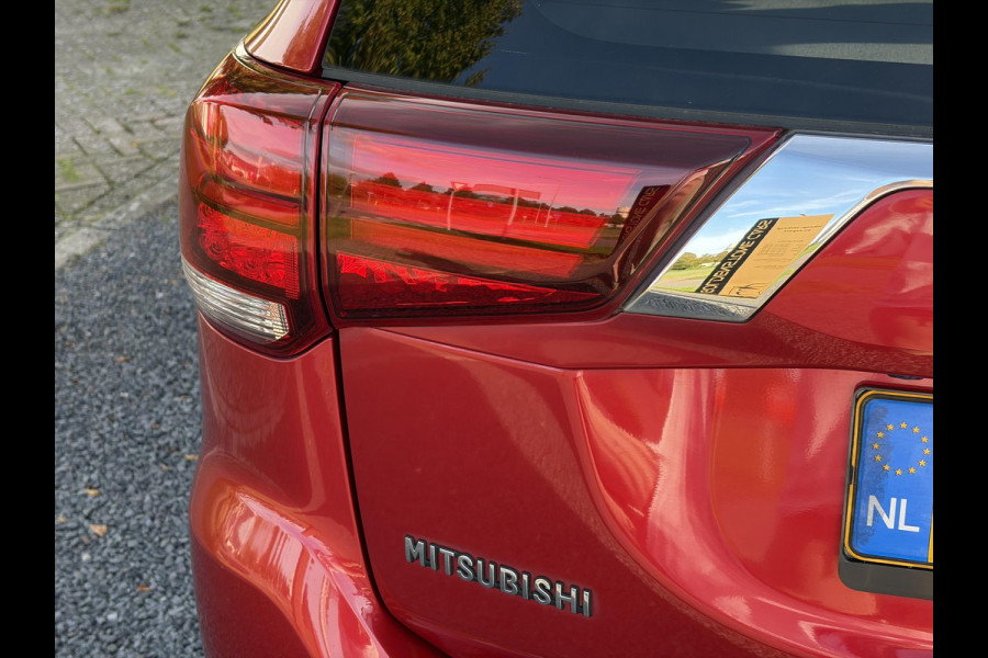 Mitsubishi Outlander 2.4 PHEV Intense ✓1e Eigenaar✓Trakhaak✓SOH 67%✓Carplay✓Camera✓Alcantara-Leder✓Stoelverw-Stoelverkoeling✓Clima✓Cruise✓Pdc V+A✓Keyless✓Net beurt gehad✓18" Lmv✓N.A.P✓Apk tot 10-2027