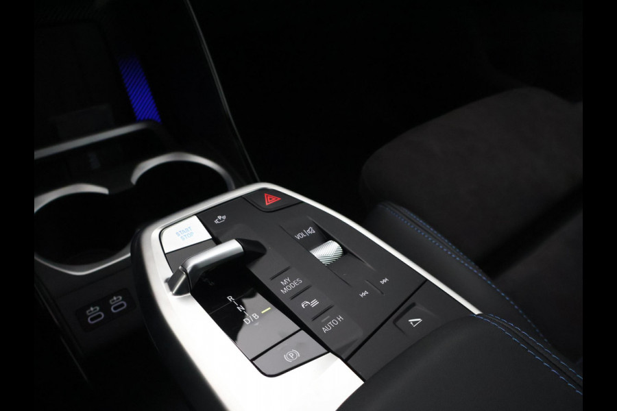 BMW iX1 eDrive20 67 kWh M SPORT EDITION *NIEUW* + TREKHAAK WEGKL. | ADAPTIVE CRUISE | 19 INCH | PREMIUM PACK