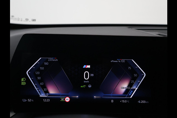 BMW iX1 eDrive20 67 kWh M SPORT EDITION *NIEUW* + TREKHAAK WEGKL. | ADAPTIVE CRUISE | 19 INCH | PREMIUM PACK