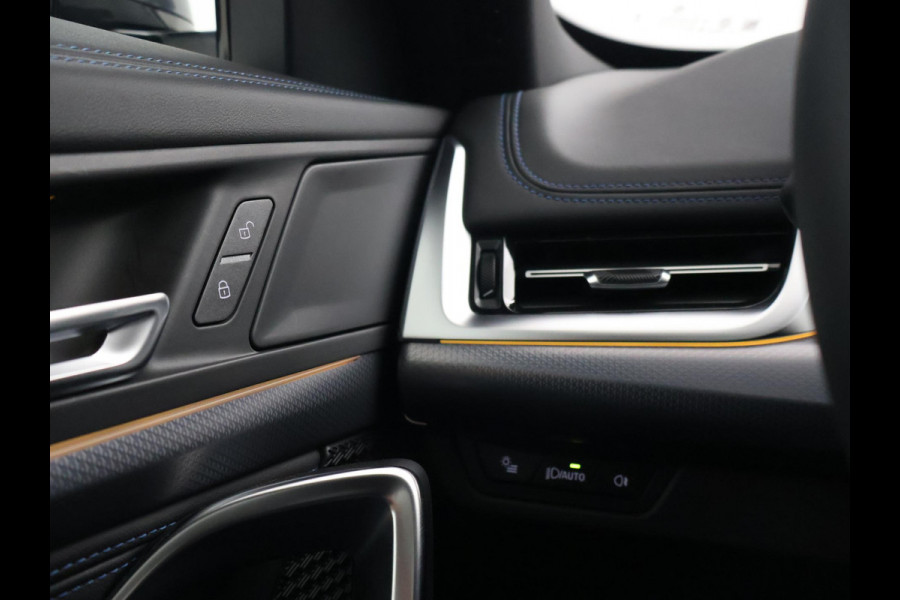 BMW iX1 eDrive20 67 kWh M SPORT EDITION *NIEUW* + PANORAMA | TREKHAAK | CAMERA | ADAPTIVE CRUISE | 19 INCH