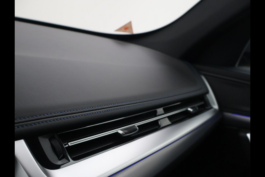 BMW iX1 eDrive20 67 kWh M SPORT EDITION *NIEUW* + PANORAMA | TREKHAAK | CAMERA | ADAPTIVE CRUISE | 19 INCH