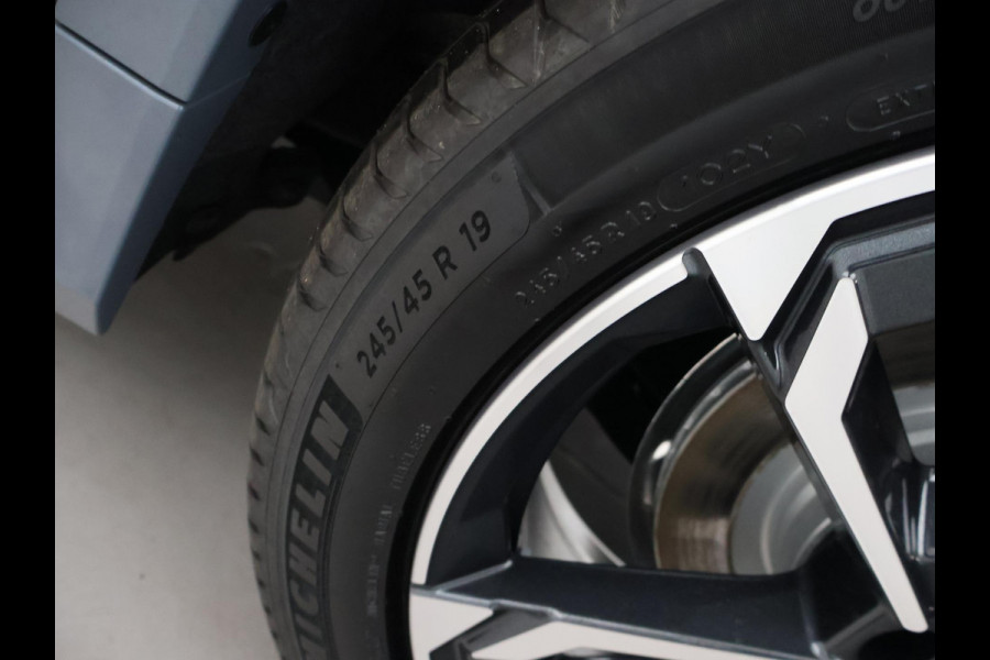 BMW iX1 eDrive20 67 kWh M SPORT EDITION *NIEUW* + PANORAMA | TREKHAAK | CAMERA | ADAPTIVE CRUISE | 19 INCH