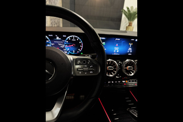 Mercedes-Benz GLA 200 AMG 45 PACK|PANO|SFEER|MEMORY|BLIND SPOT|BOMVOL!